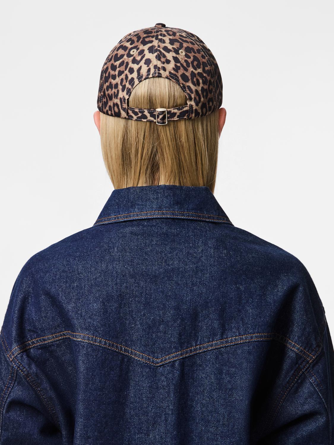 model_shot-back