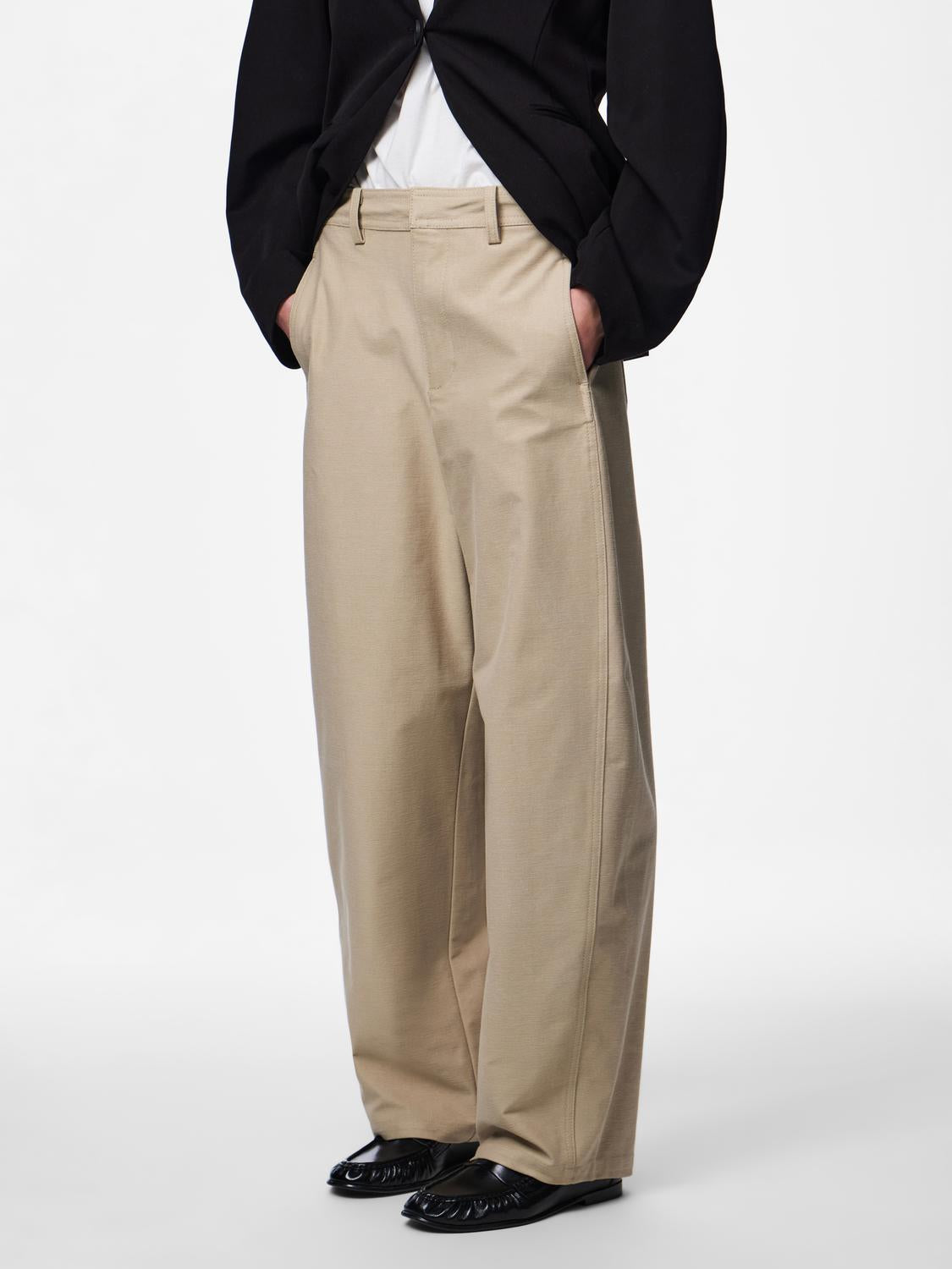 model_shot-front