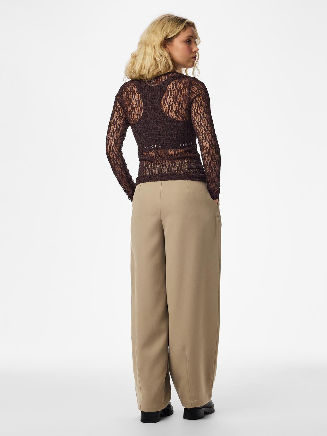 model_shot-back