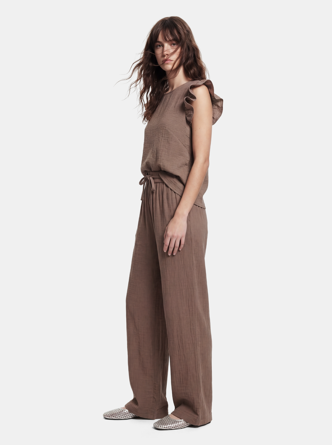 model_shot-front
