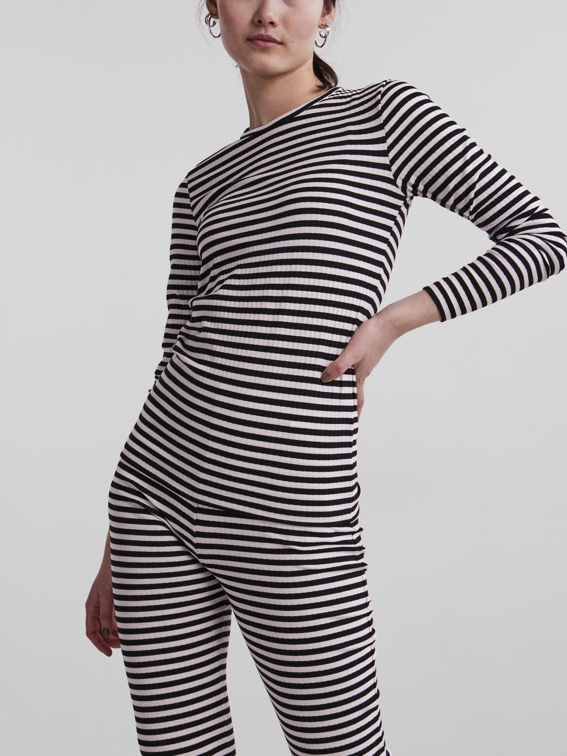 model_shot-front