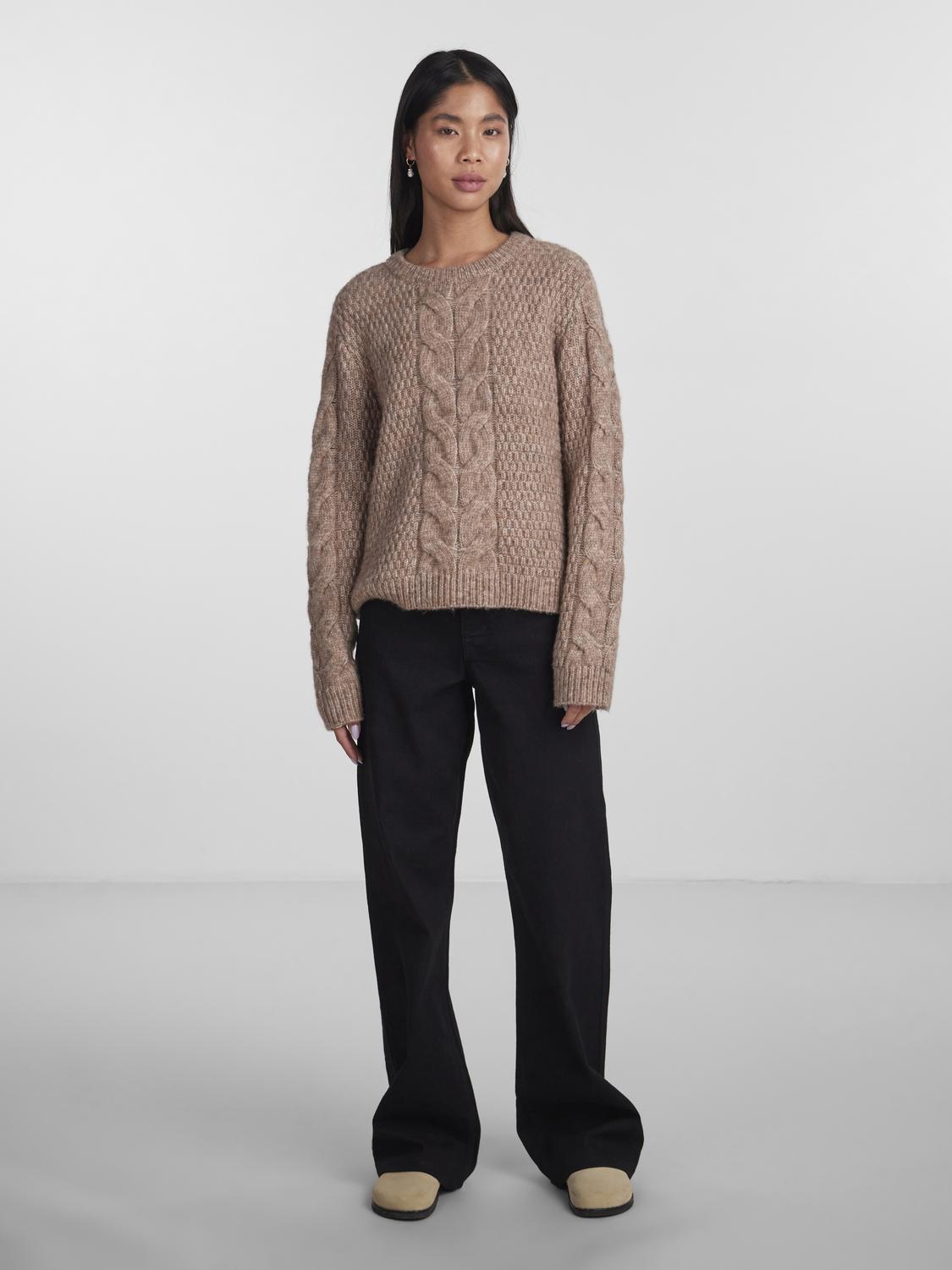 model_shot-front_full