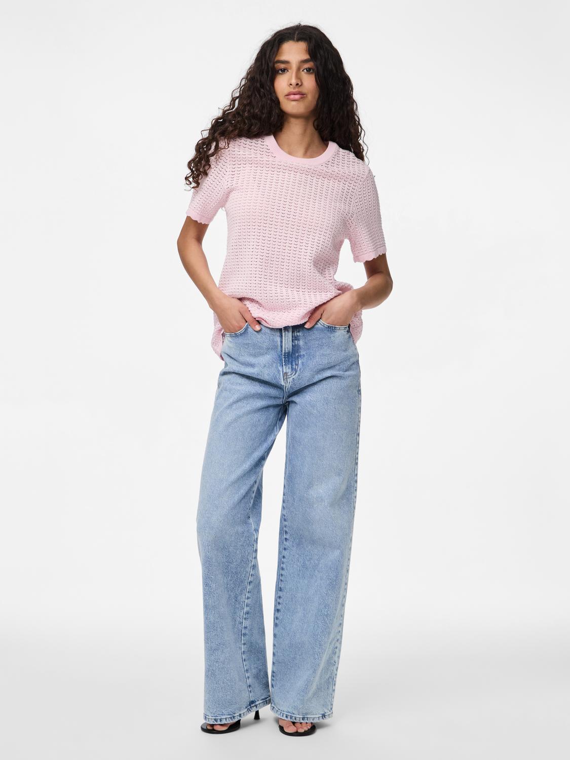 model_shot-front_full