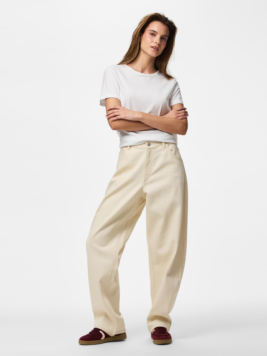 model_shot-front_full