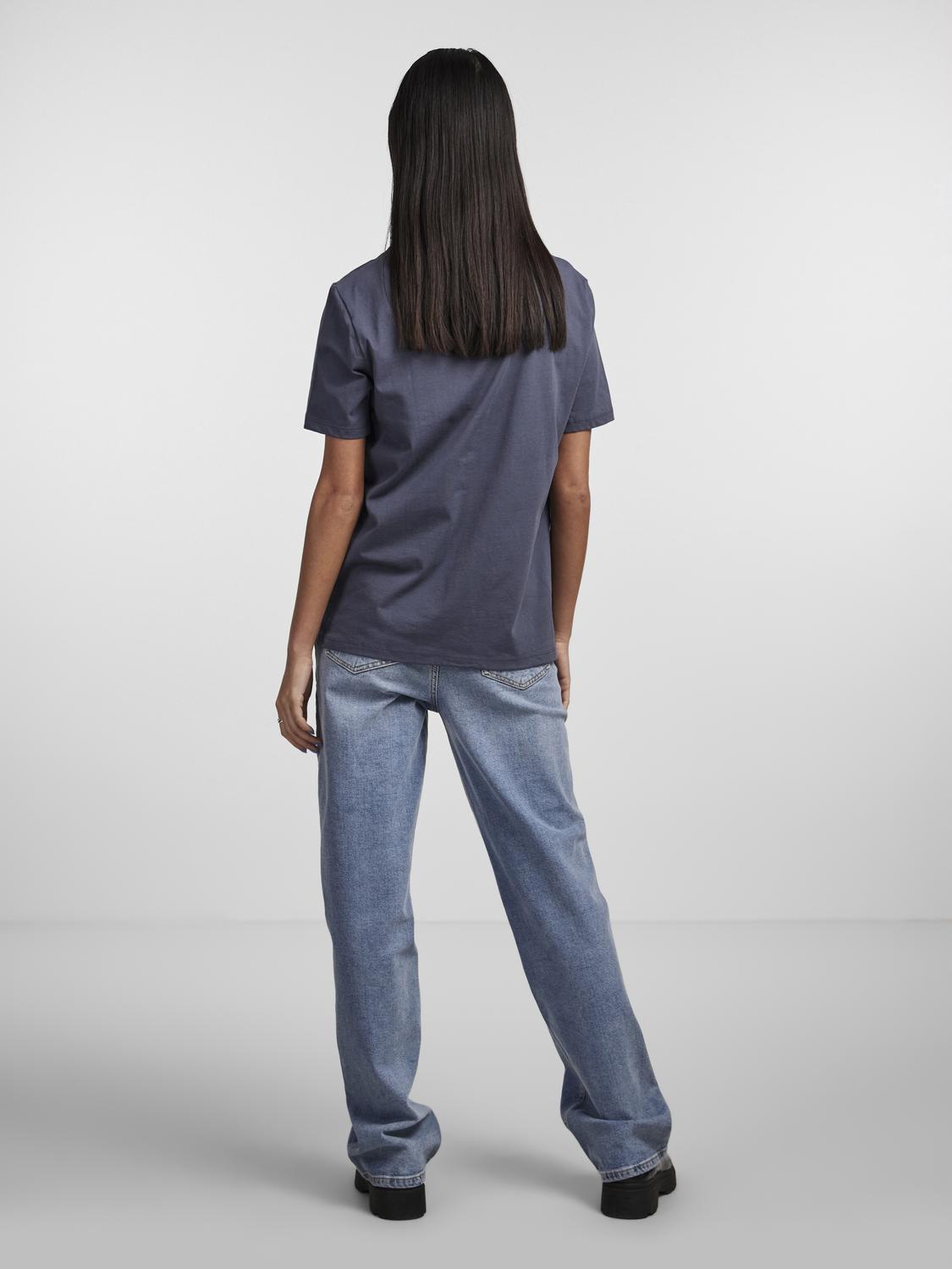 model_shot-back