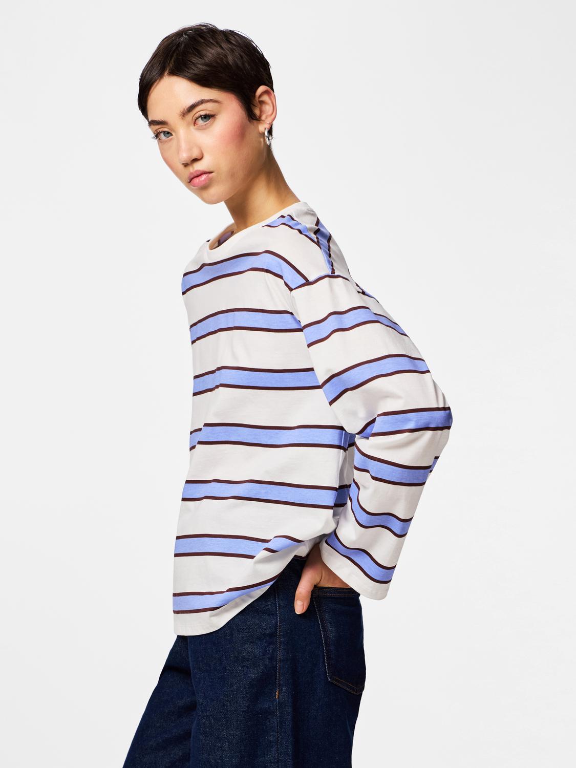model_shot-front