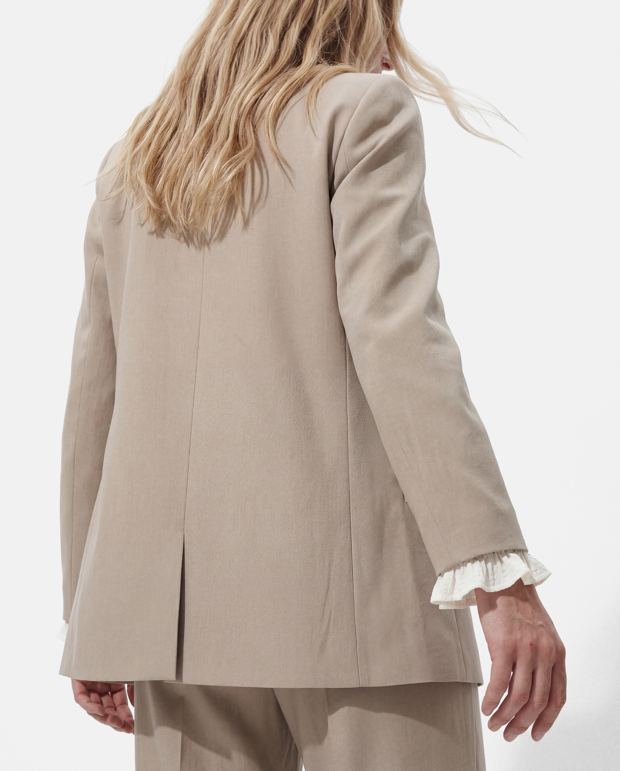 model_shot-detail