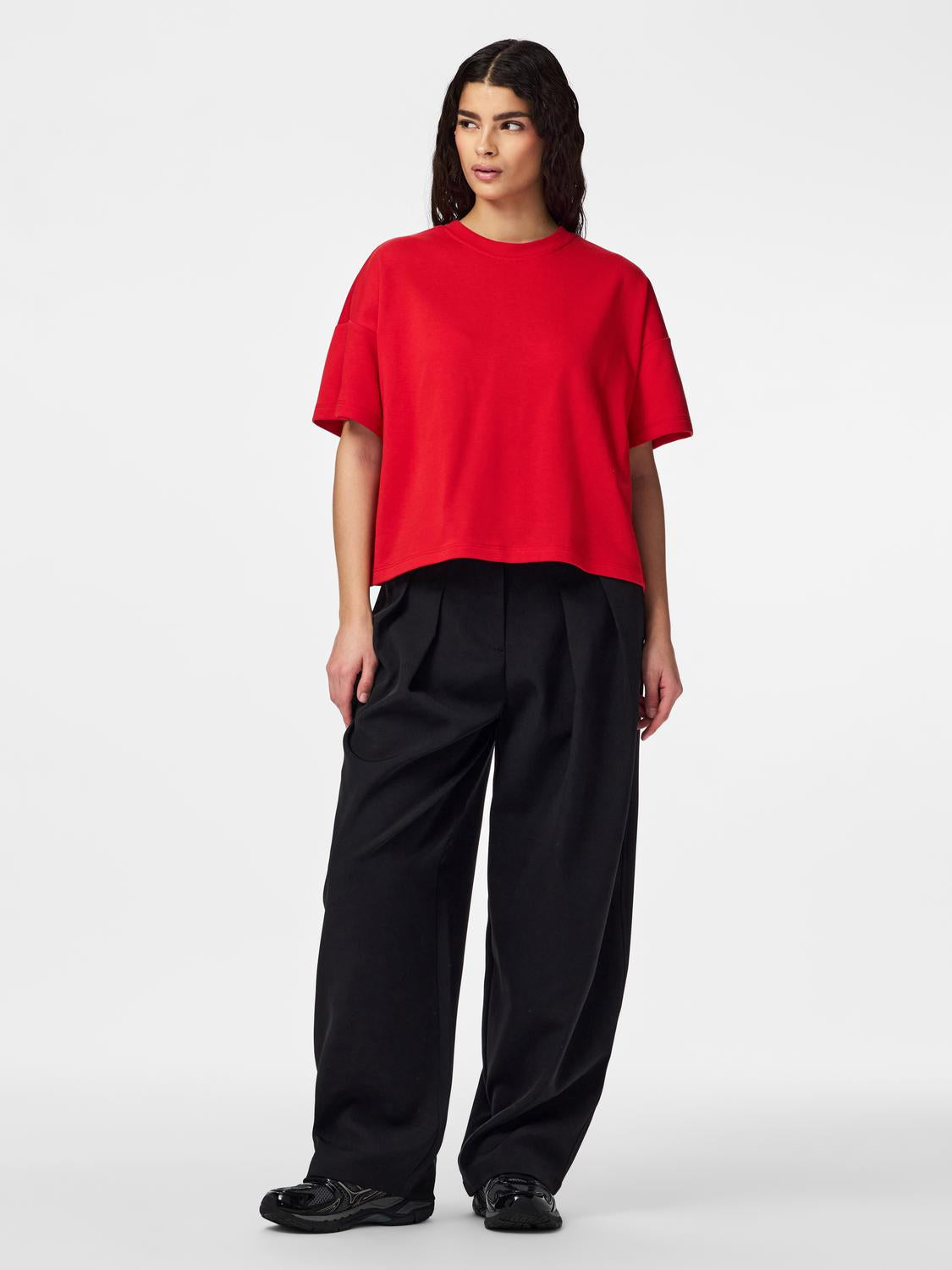 model_shot-front_full