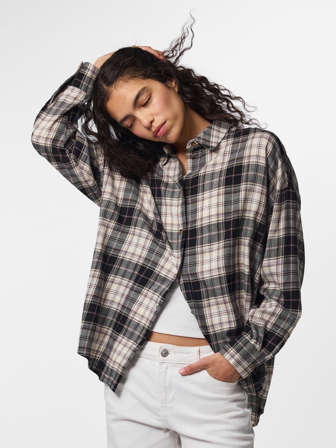 model_shot-front