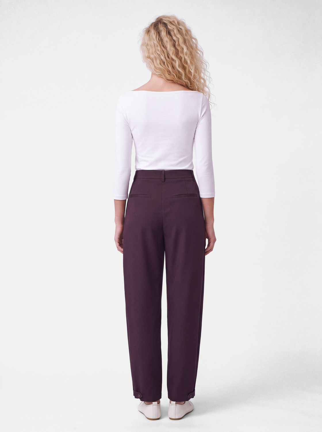 model_shot-back