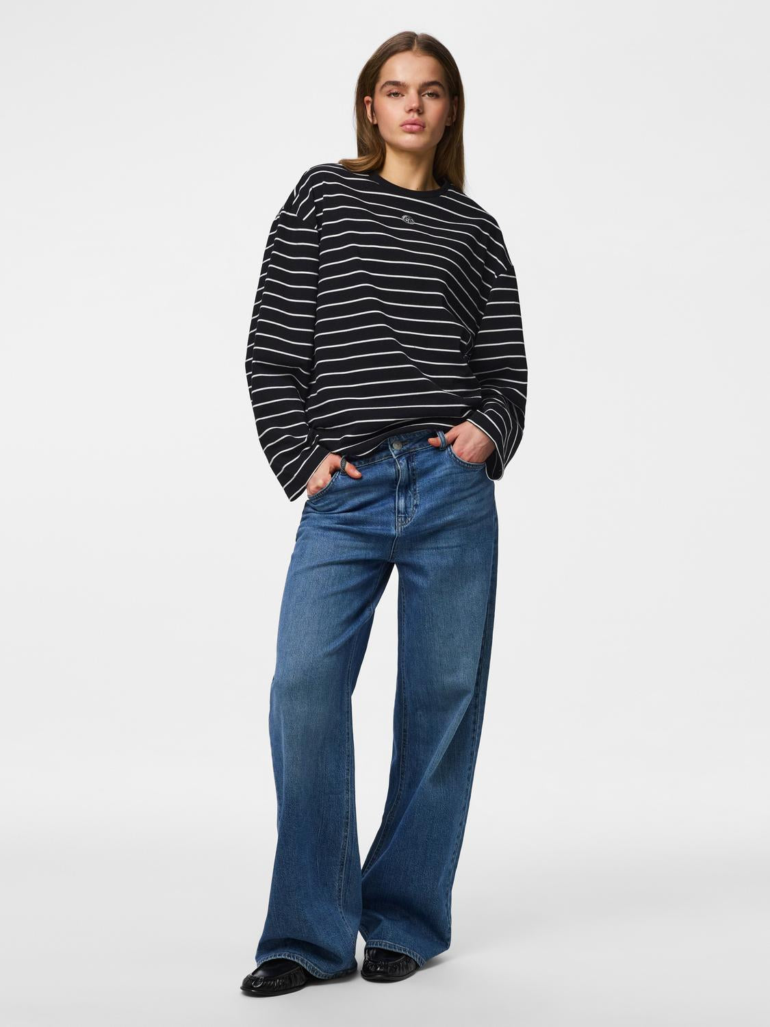 model_shot-front_full