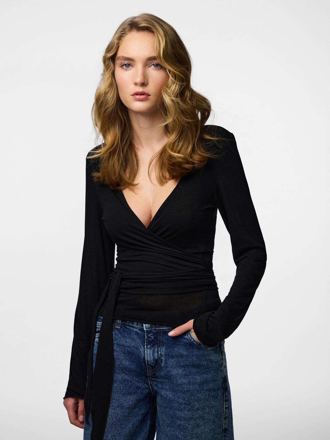 model_shot-front