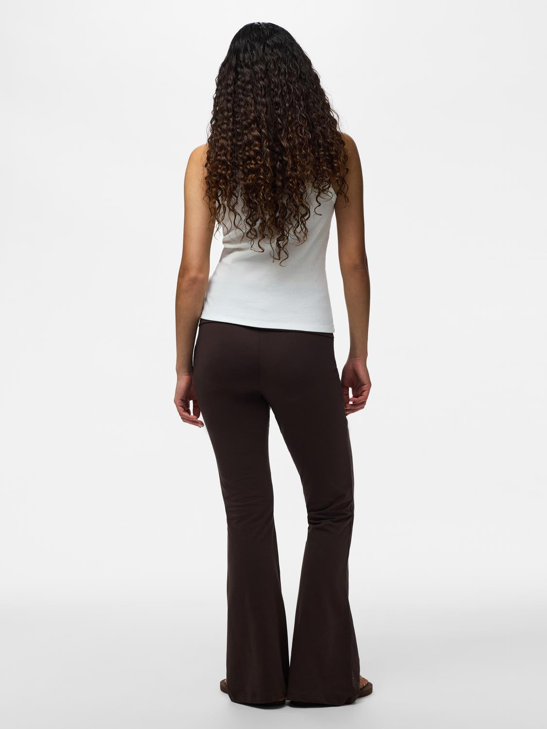 model_shot-back