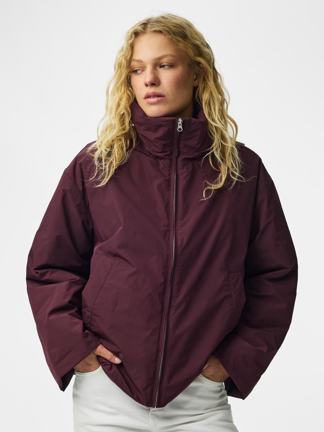 model_shot-front