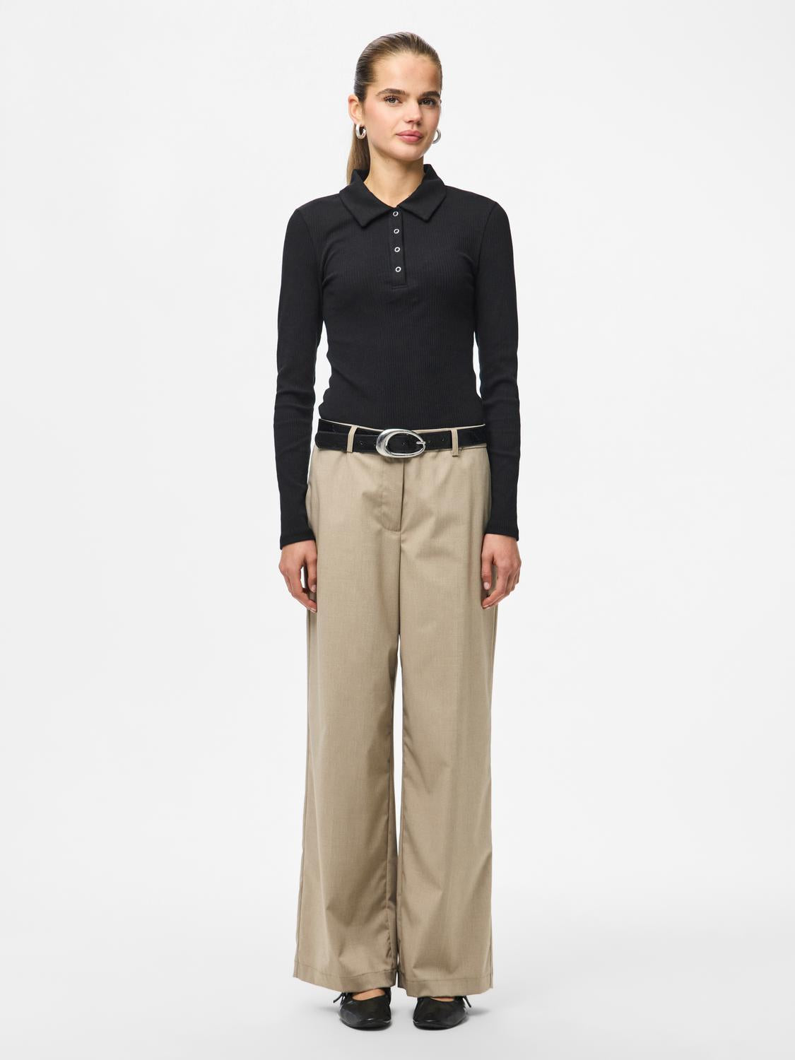 model_shot-front_full