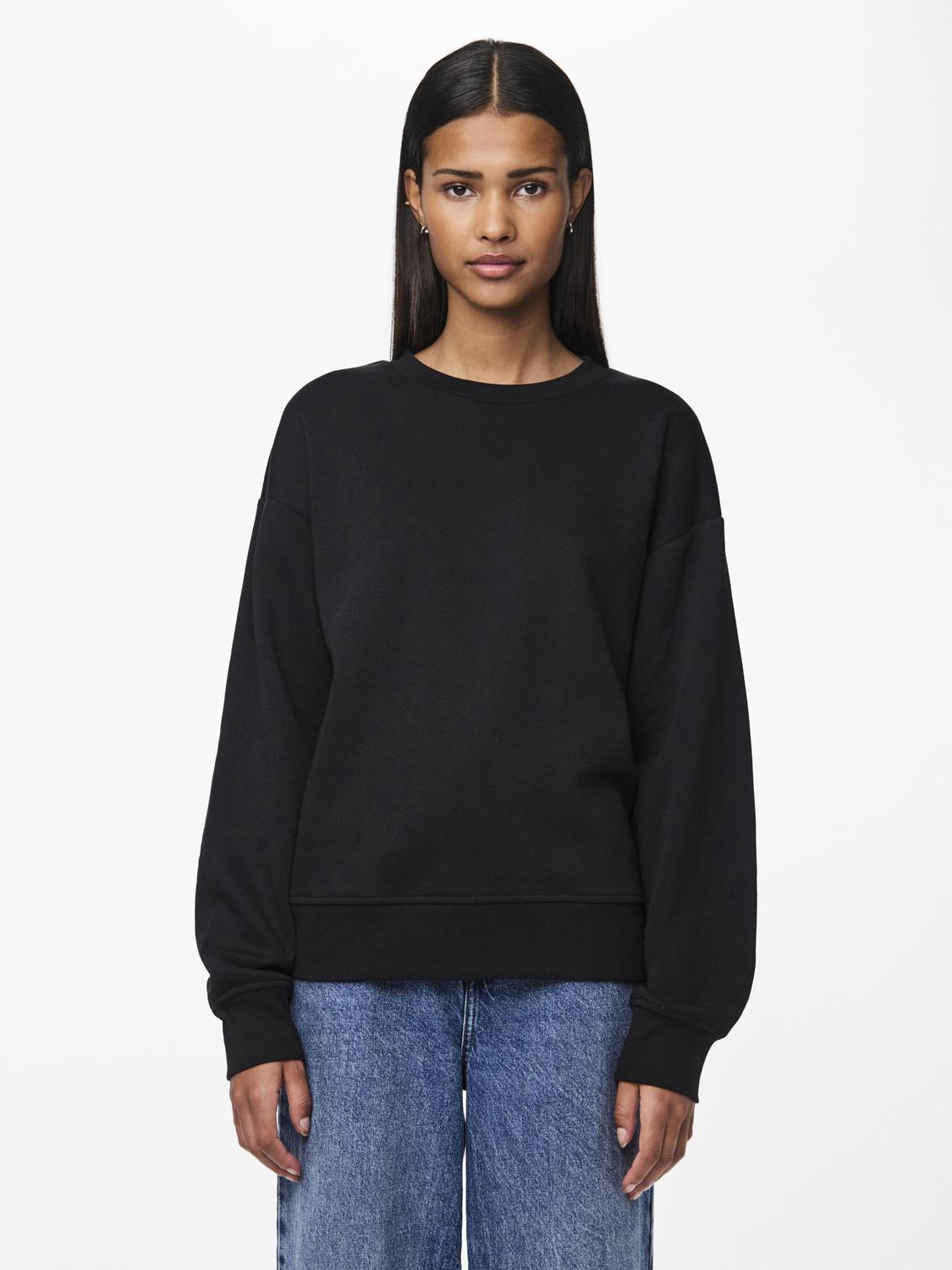 model_shot-front