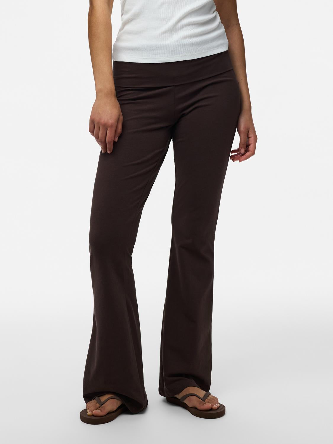 model_shot-front