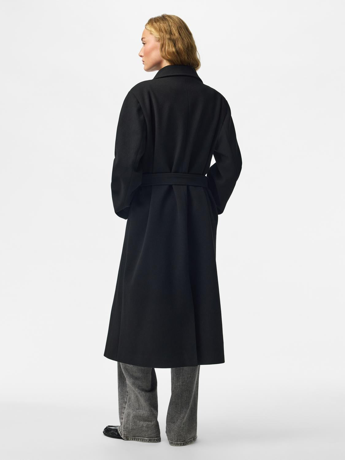 model_shot-back