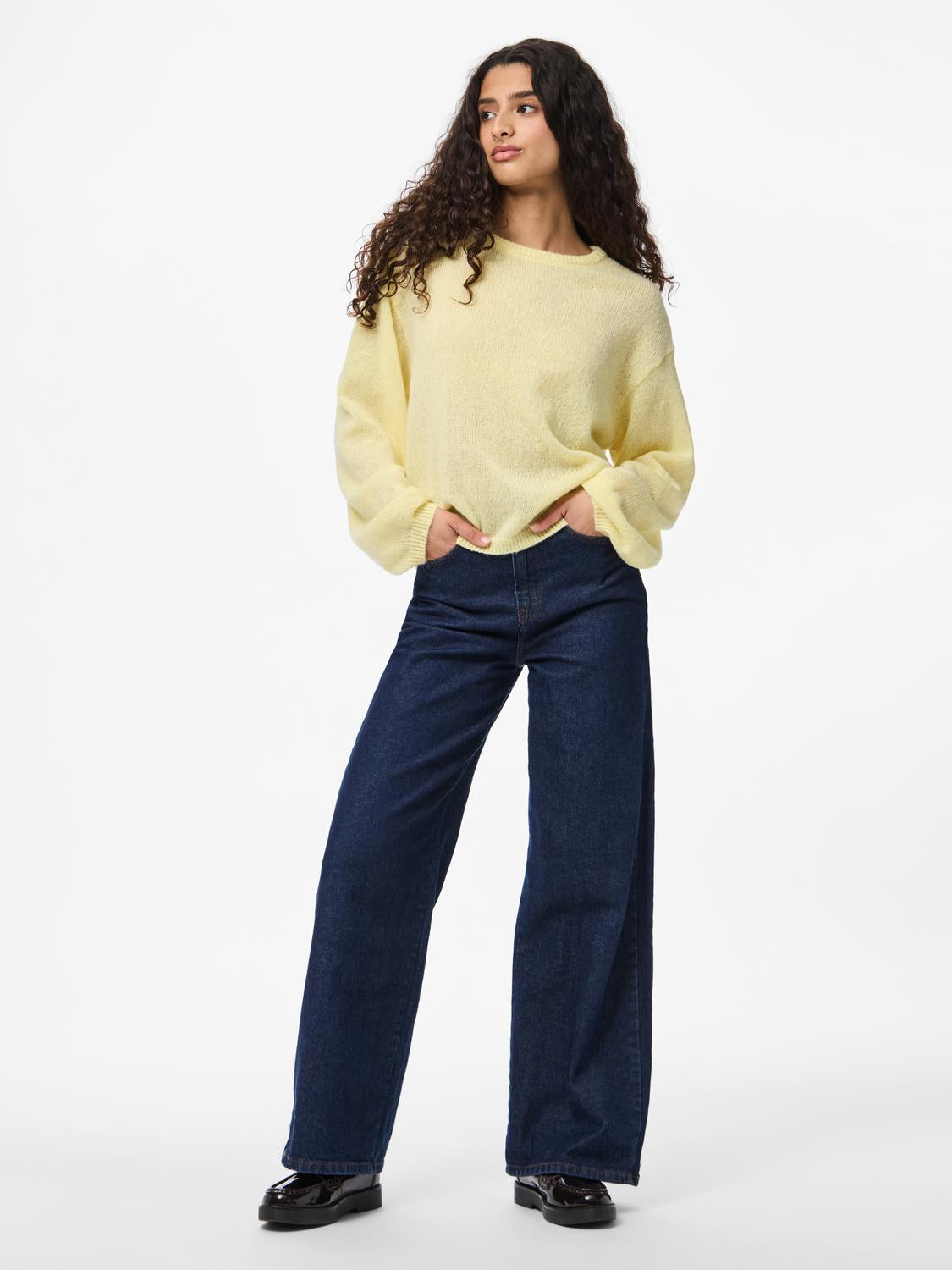 model_shot-front_full