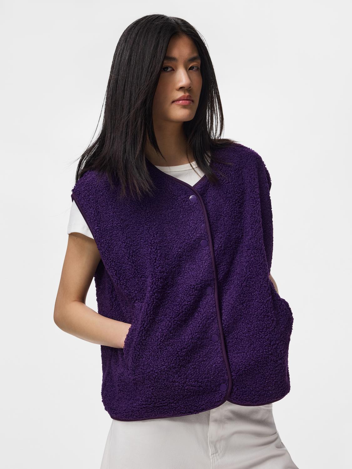 model_shot-front