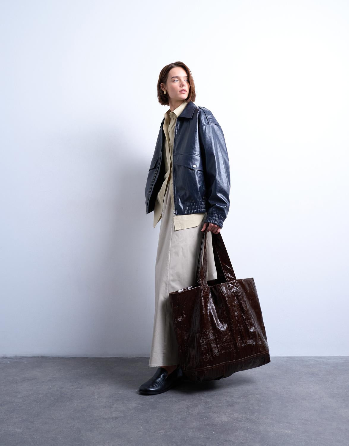 model_shot-front