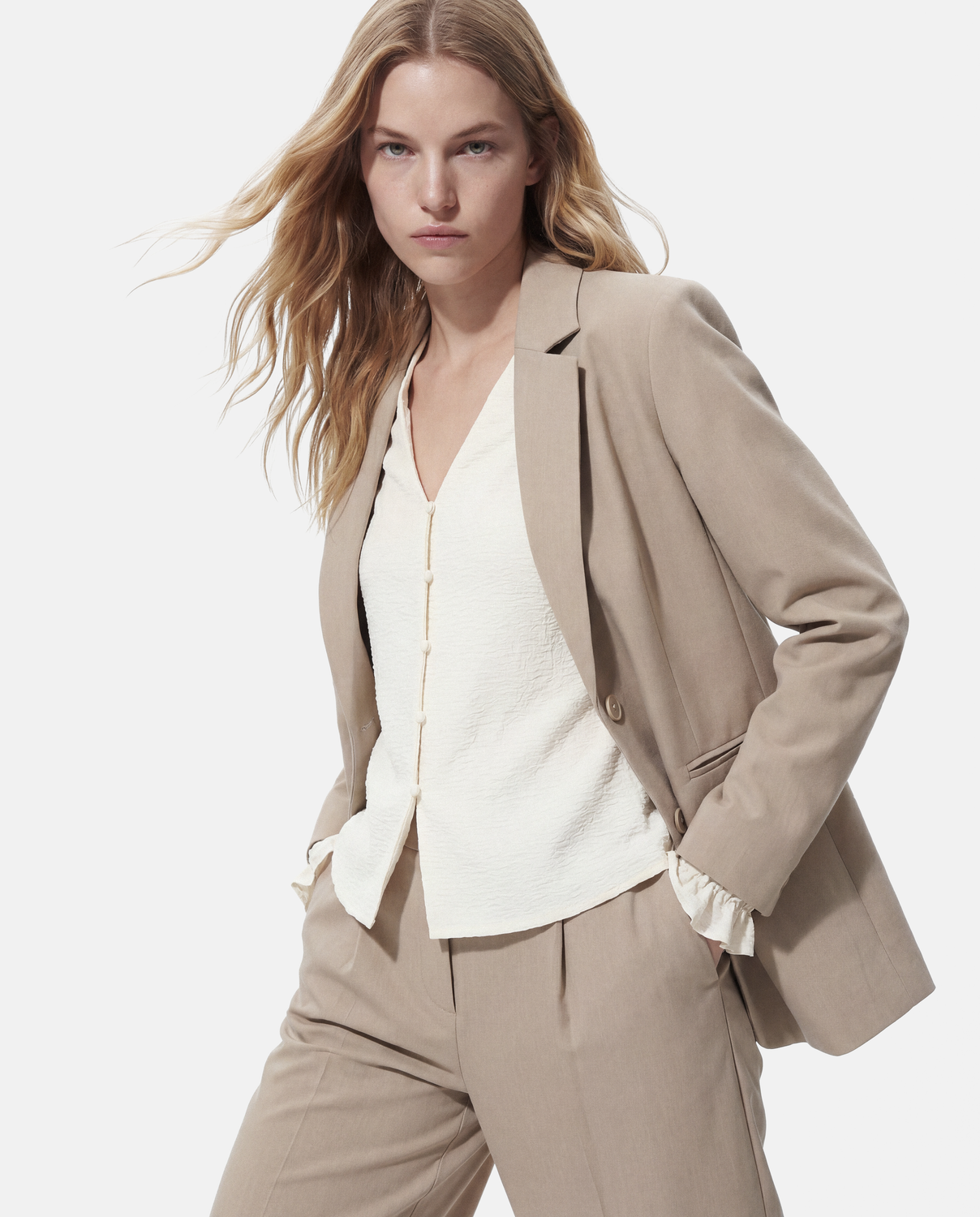 model_shot-front