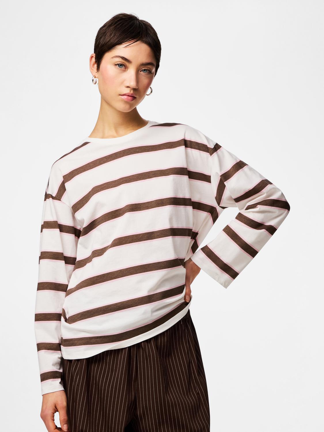model_shot-front
