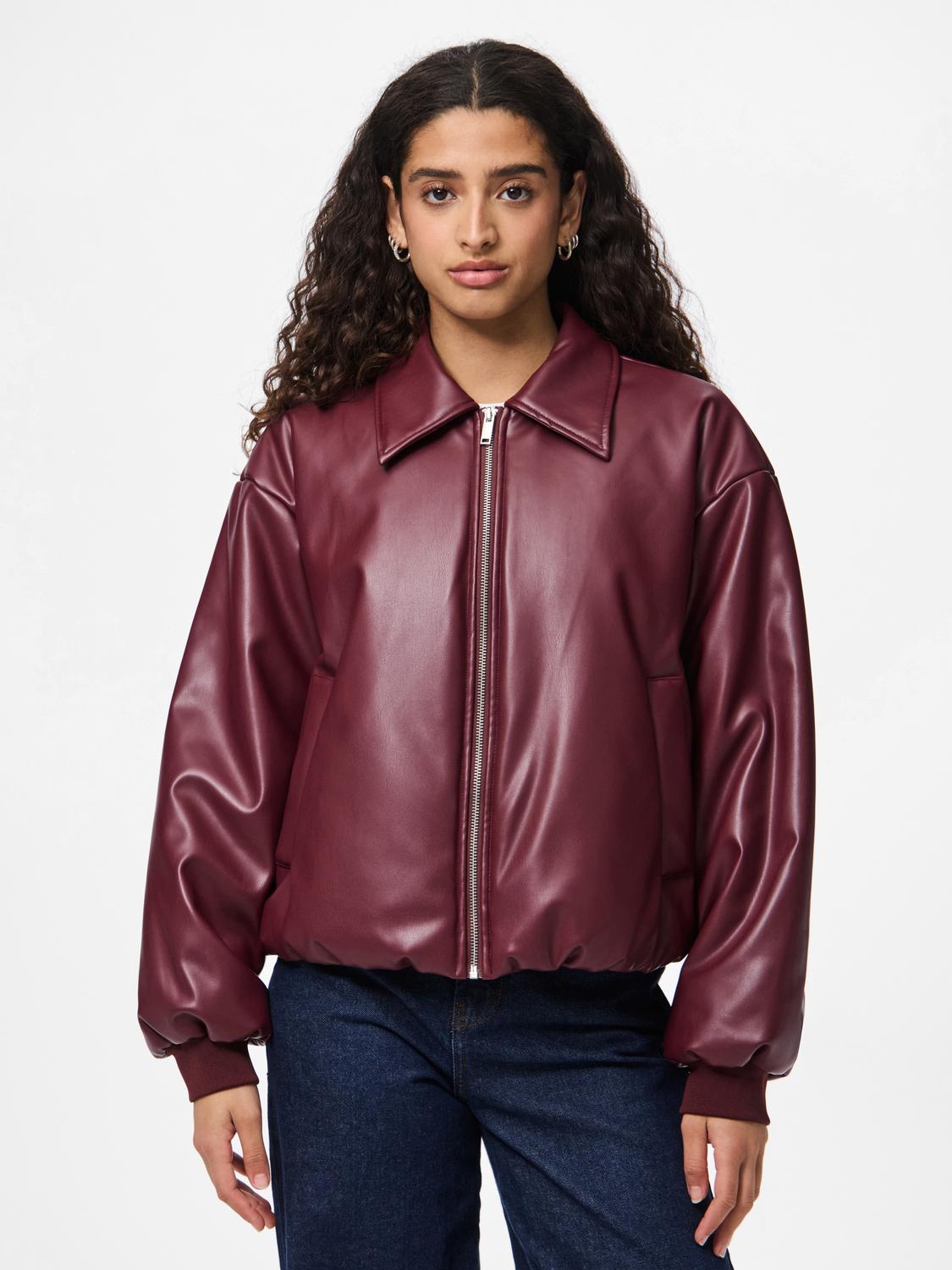 model_shot-front