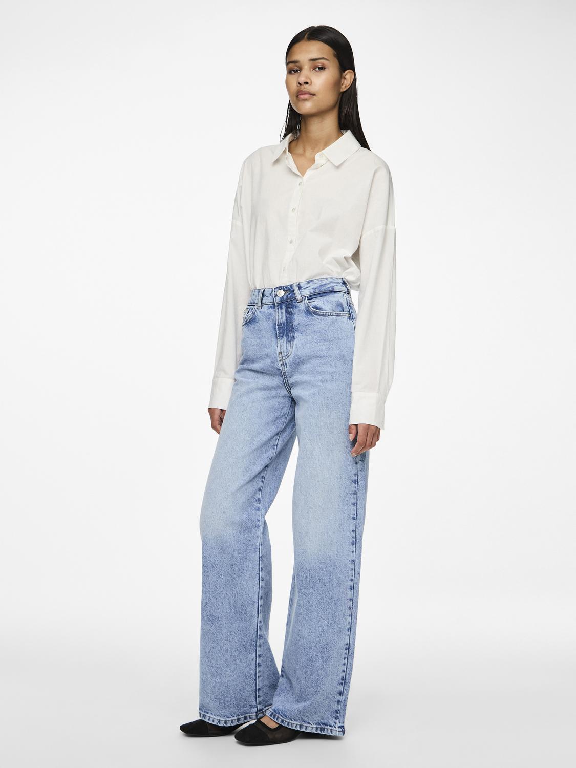 model_shot-front_full