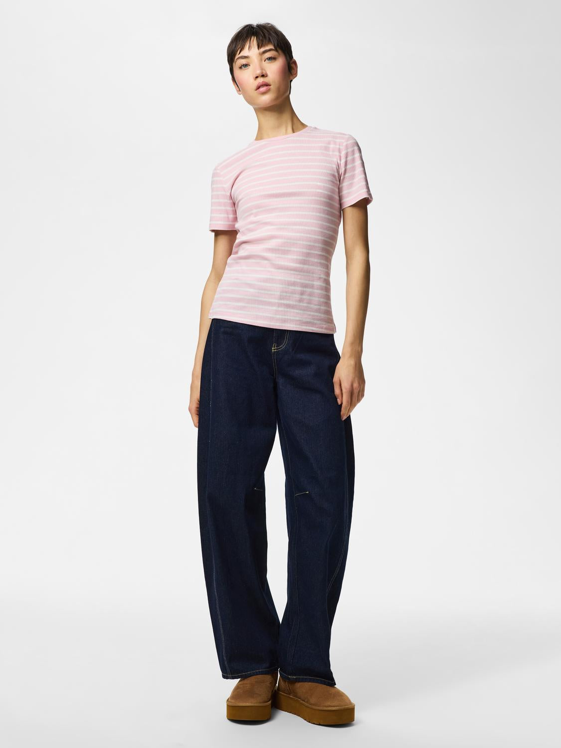 model_shot-front_full