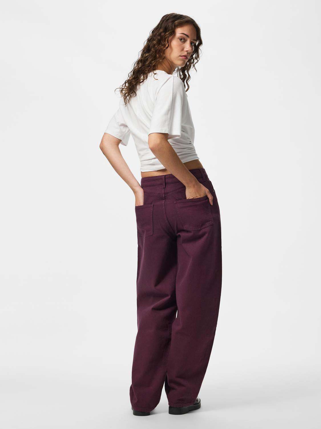 model_shot-back