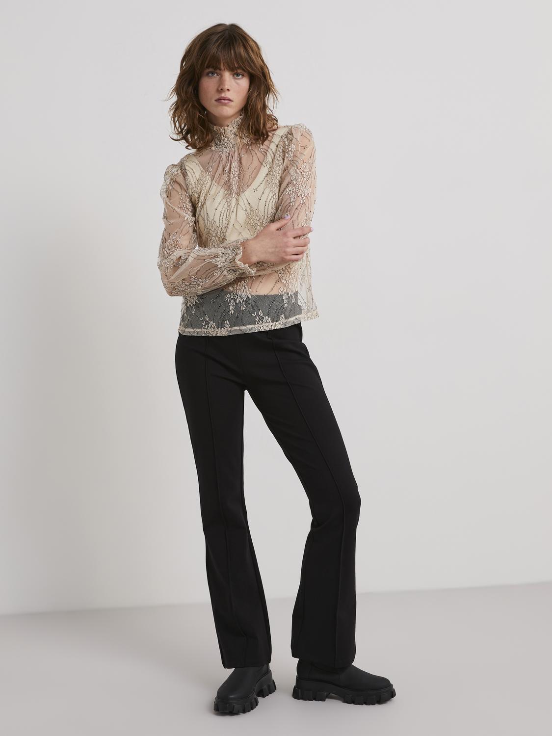 model_shot-front_full