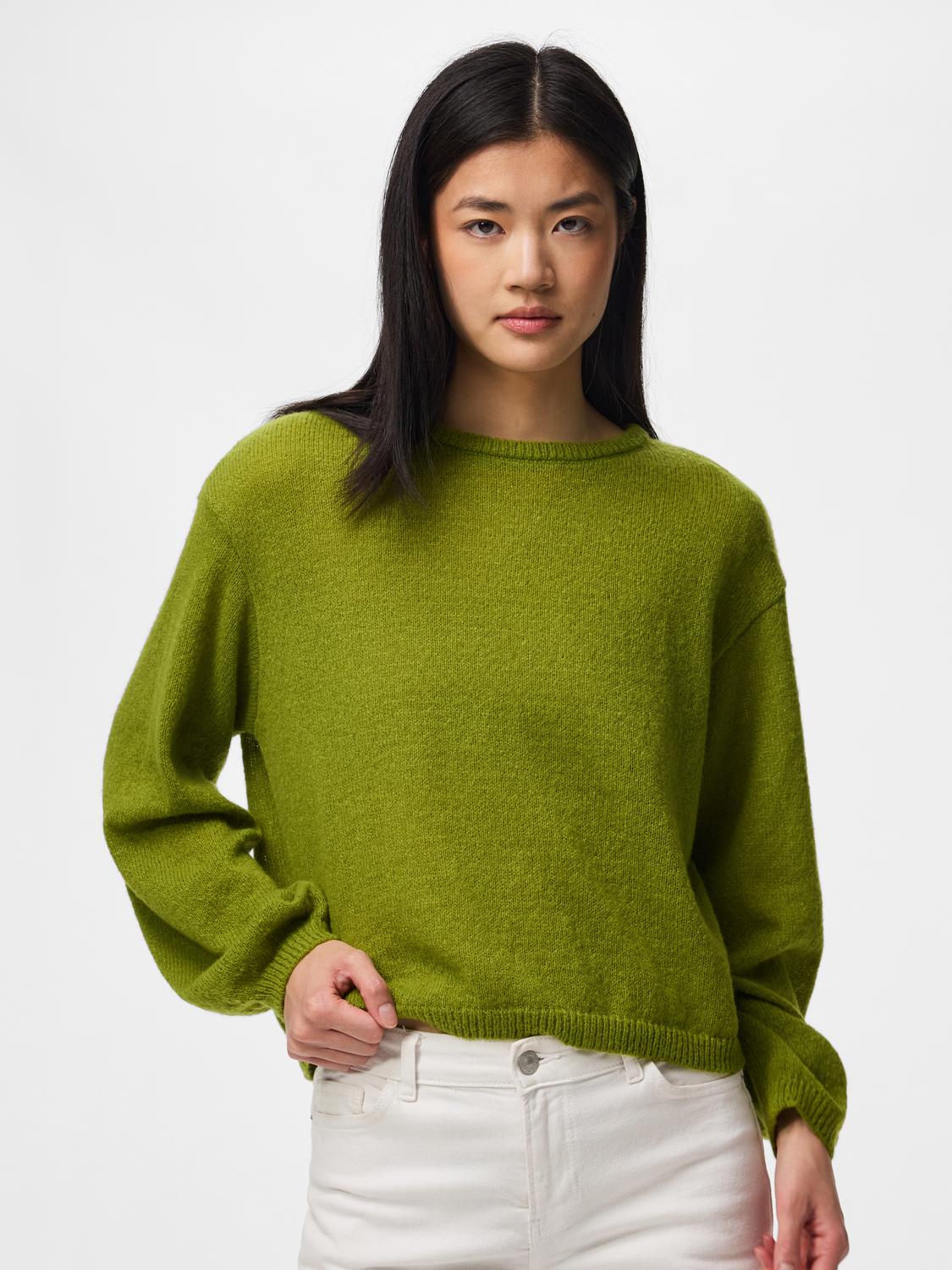 model_shot-front