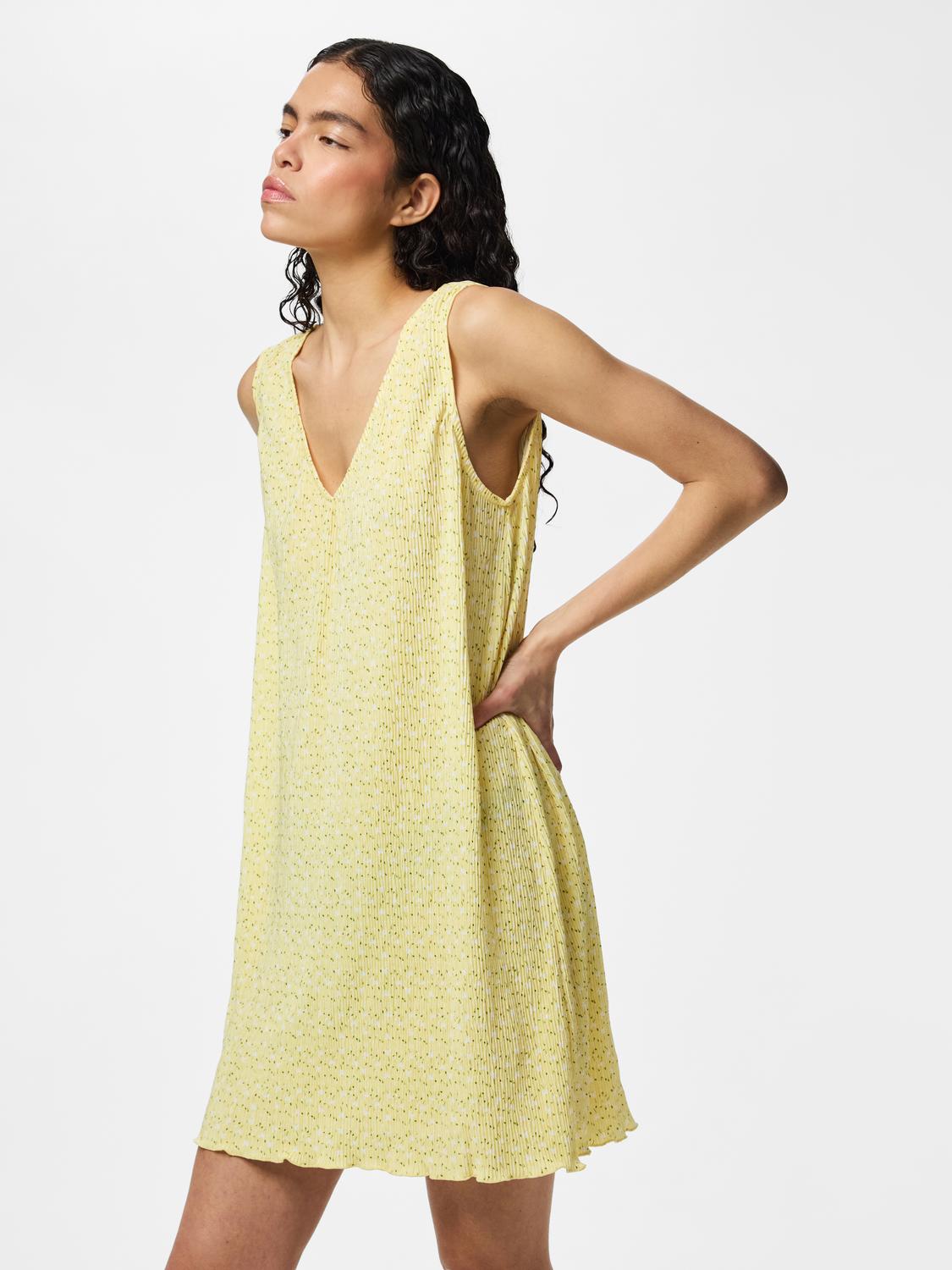 model_shot-front