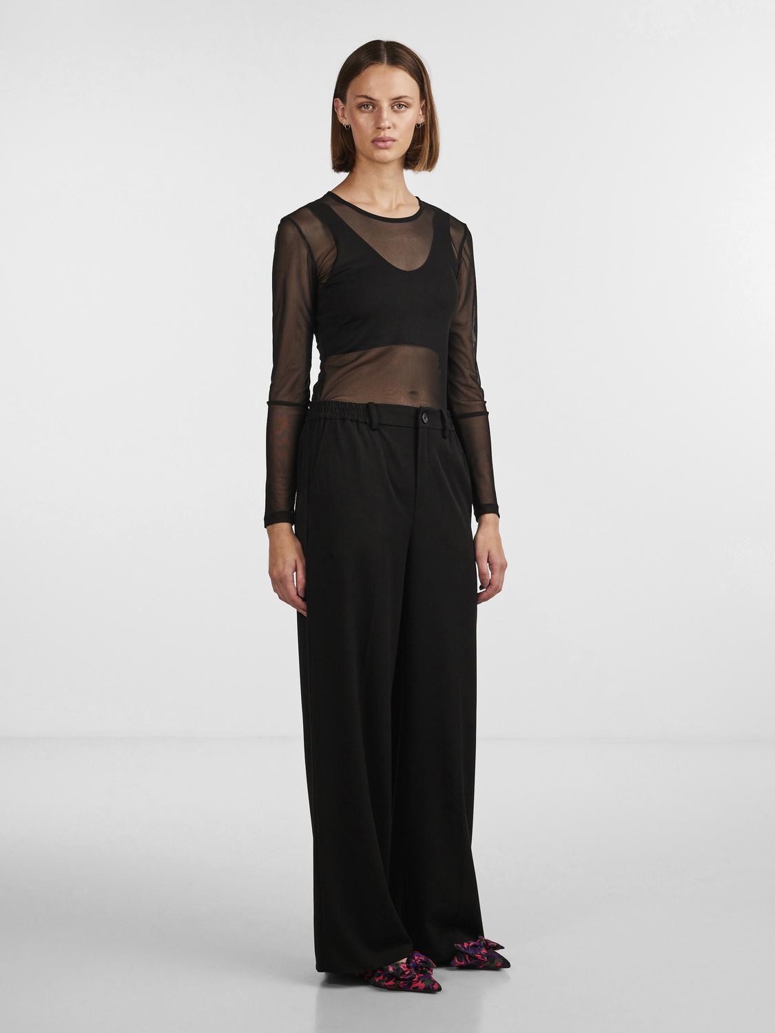 model_shot-front_full