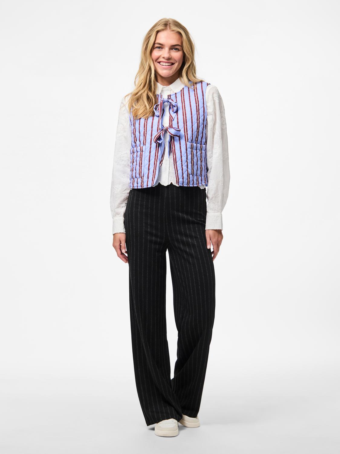 model_shot-front_full