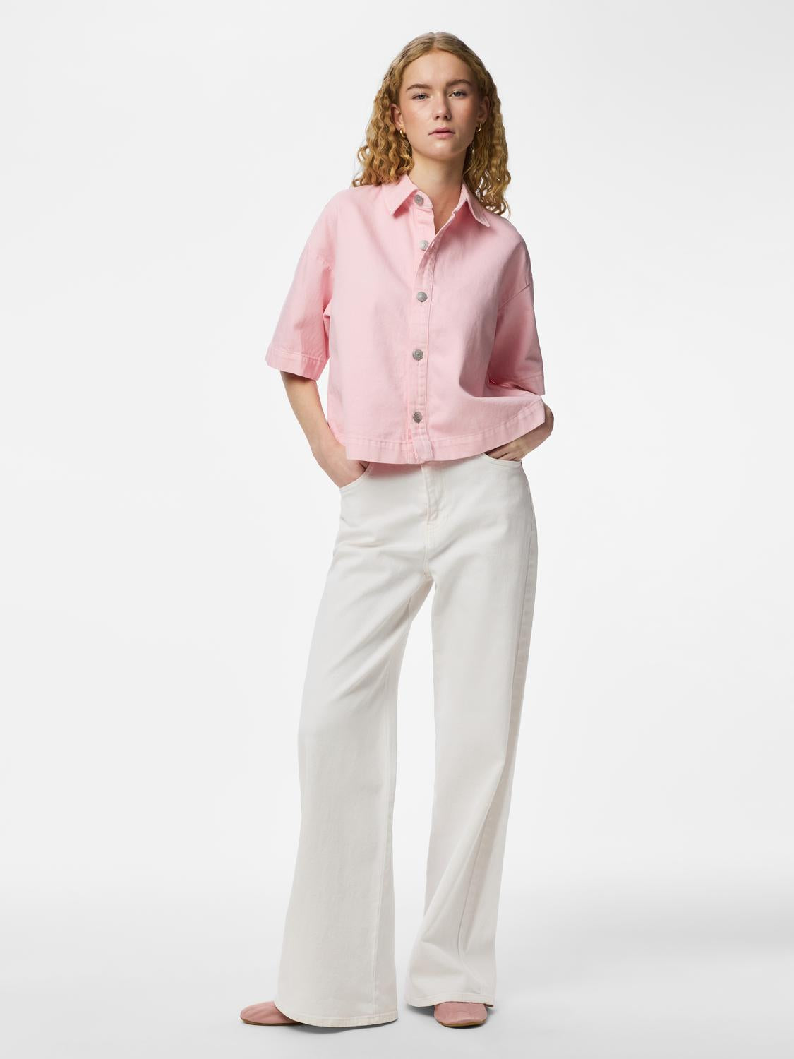 model_shot-front_full