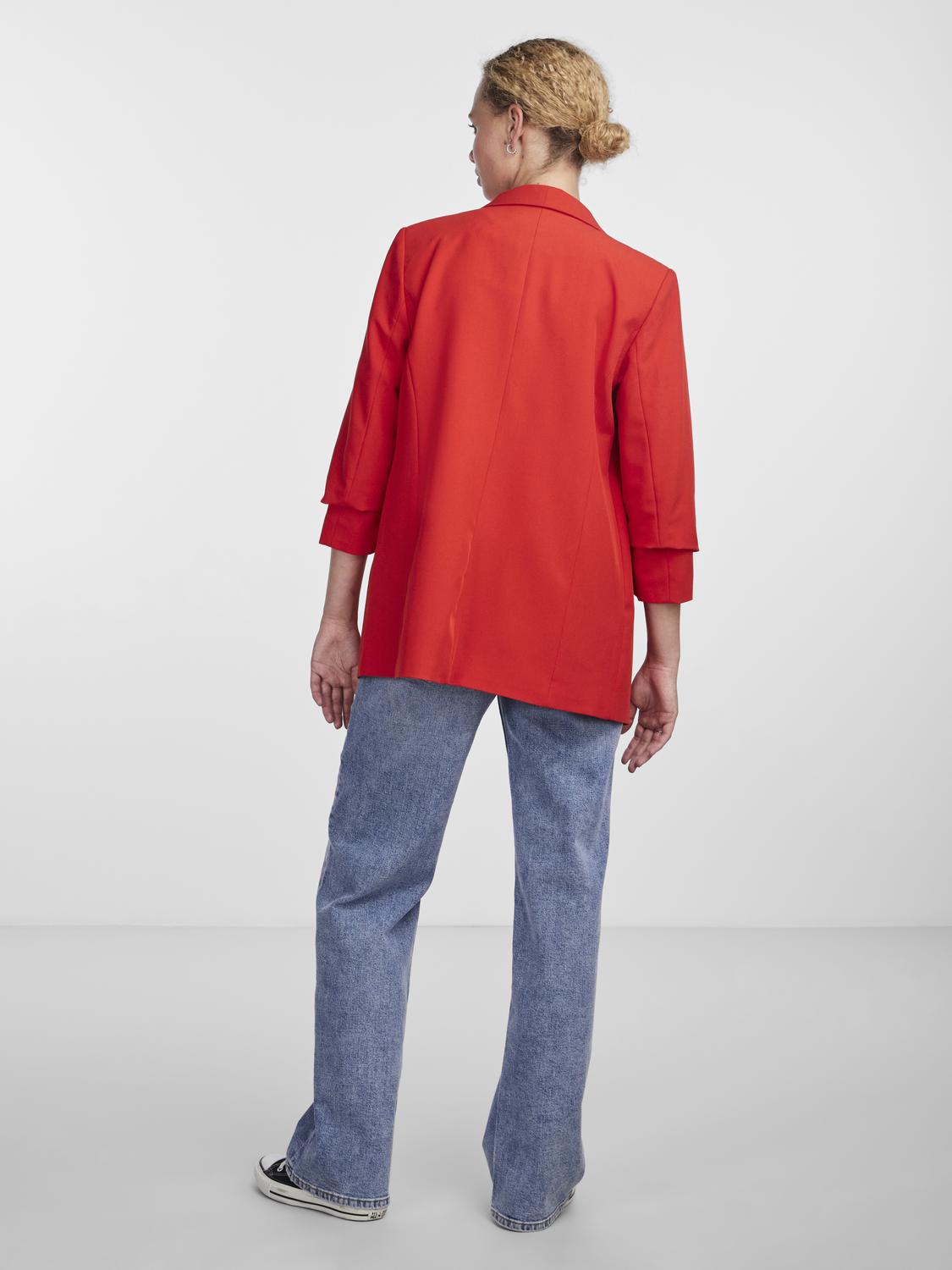 model_shot-back