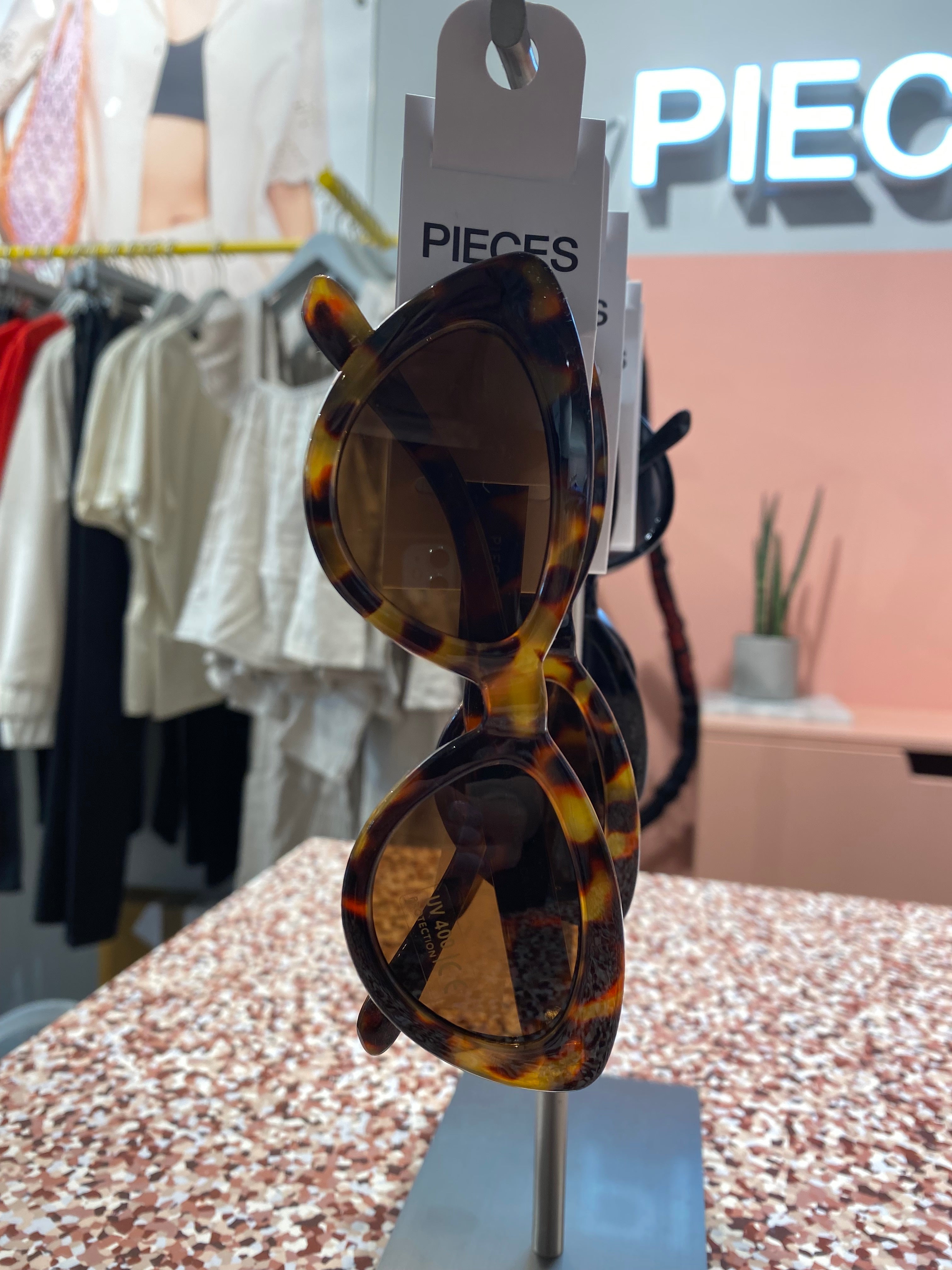 PCALNIS Sunglasses - Black