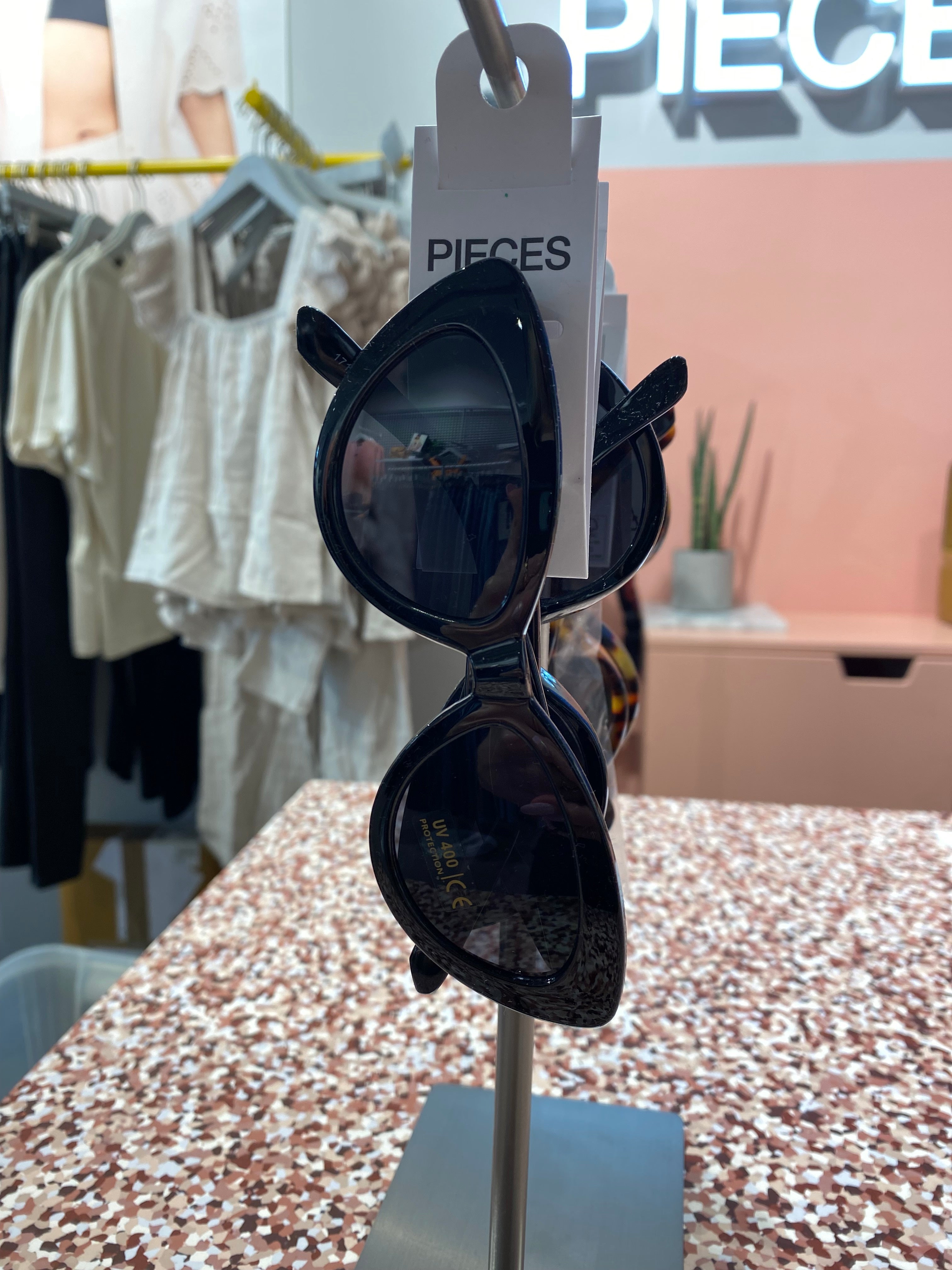 PCALNIS Sunglasses - Black