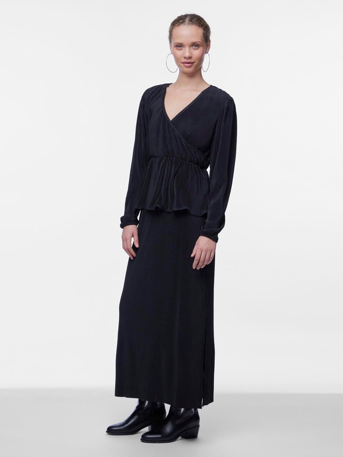 PCOSSA T-Shirts & Tops - Black